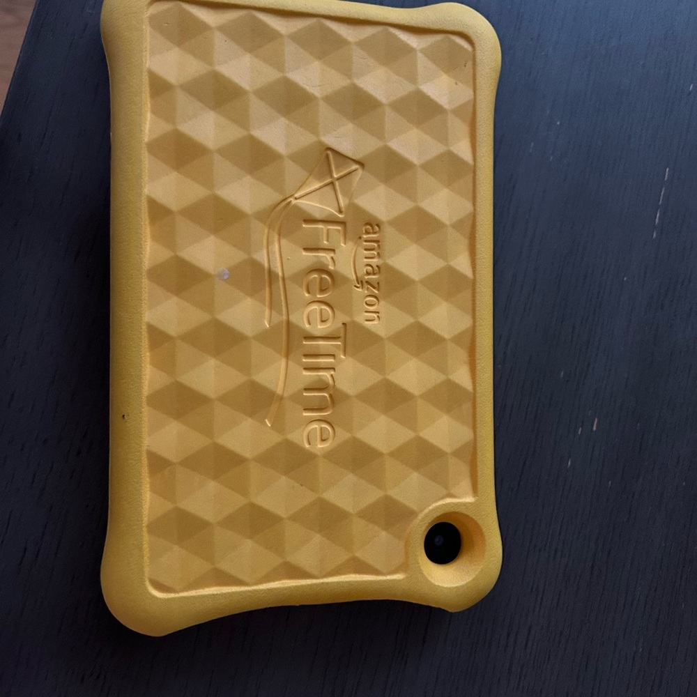 Amazon Tablet - Picture 2 of 4
